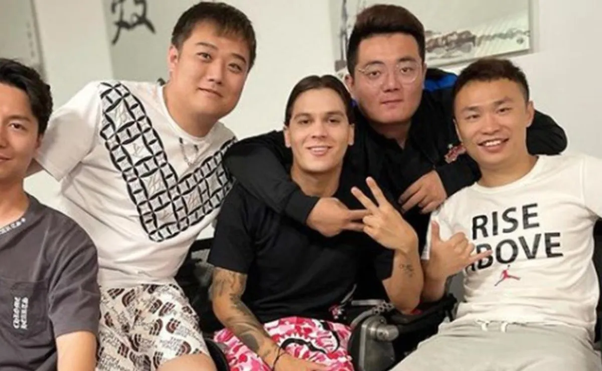 El colombiano se muestra feliz en su estadía en China