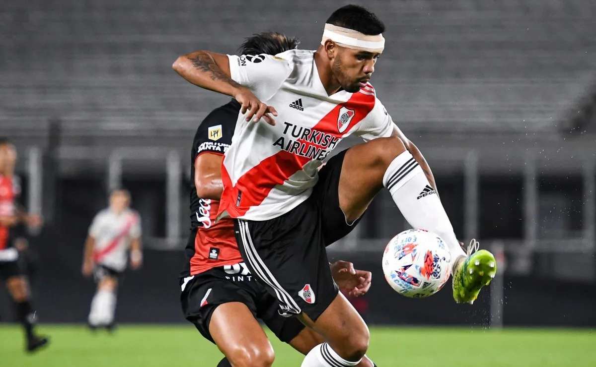 River recibe a Colón en el Monumental por la novena fecha de la Copa de la Liga Profesional con la intención de ganar para volver a meterse en zona de clasificación.
