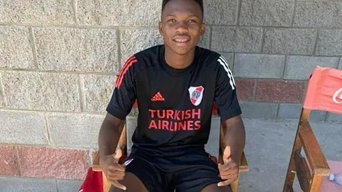 Samir Torres busca ganarse un lugar en la delantera del club de Núñez.