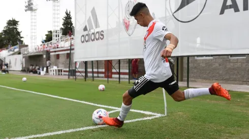 En el River Camp se enfrentan la Reserva del Más Grande ante la de Colón. Los de Borrelli y Fermani son líderes absolutos de la Zona A. El partido se verá en vivo.