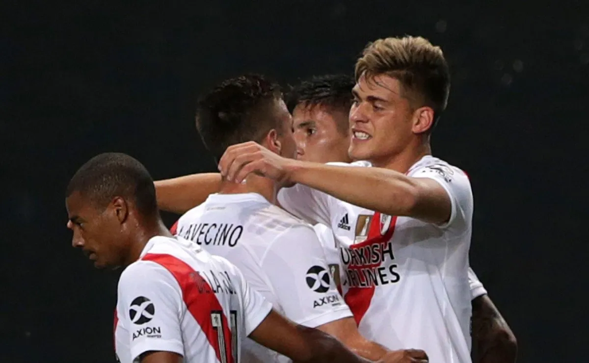Federico Girotti abrió el marcador ante Atlético Tucumán a los 11' y pocos minutos después marcó el segundo de River y de su cuenta personal.