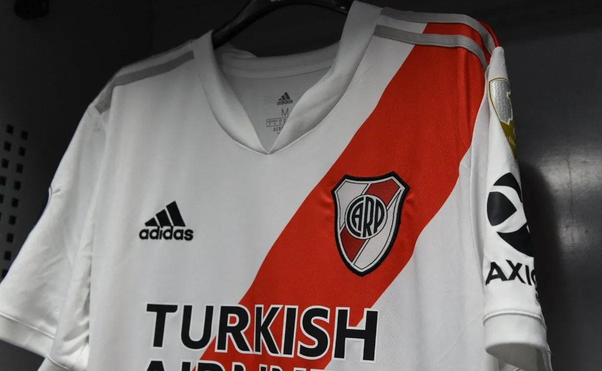 River usará su camiseta tradicional frente a Atlético Tucumán