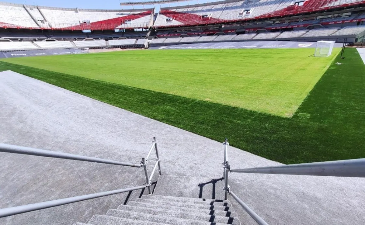 Los hinchas de River podrán volver a recorrer el campo de juego del Estadio Monumental