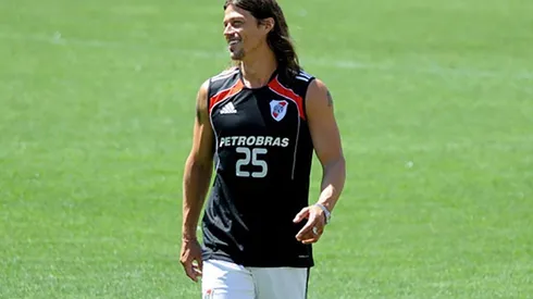 Como jugador de River, Almeyda obtuvo cinco títulos, entre los que destaca la Copa Libertadores de 1996.