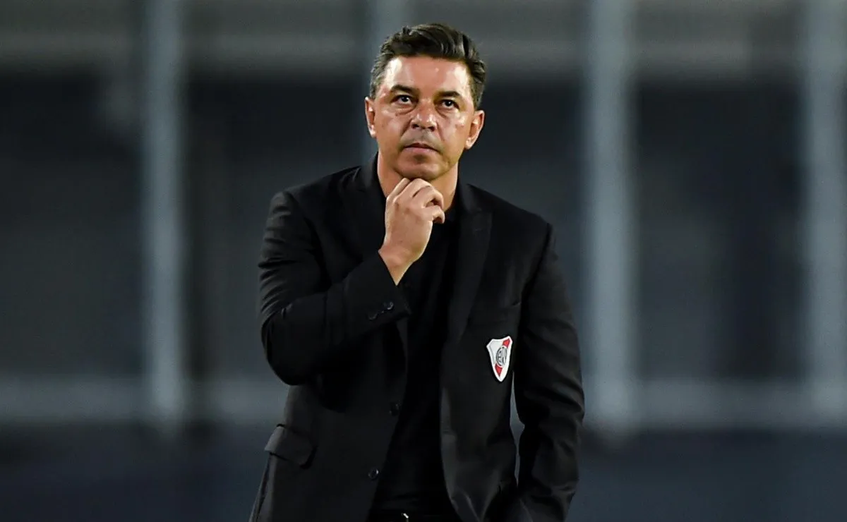 El técnico de River brindó una conferencia de prensa en el River Camp.