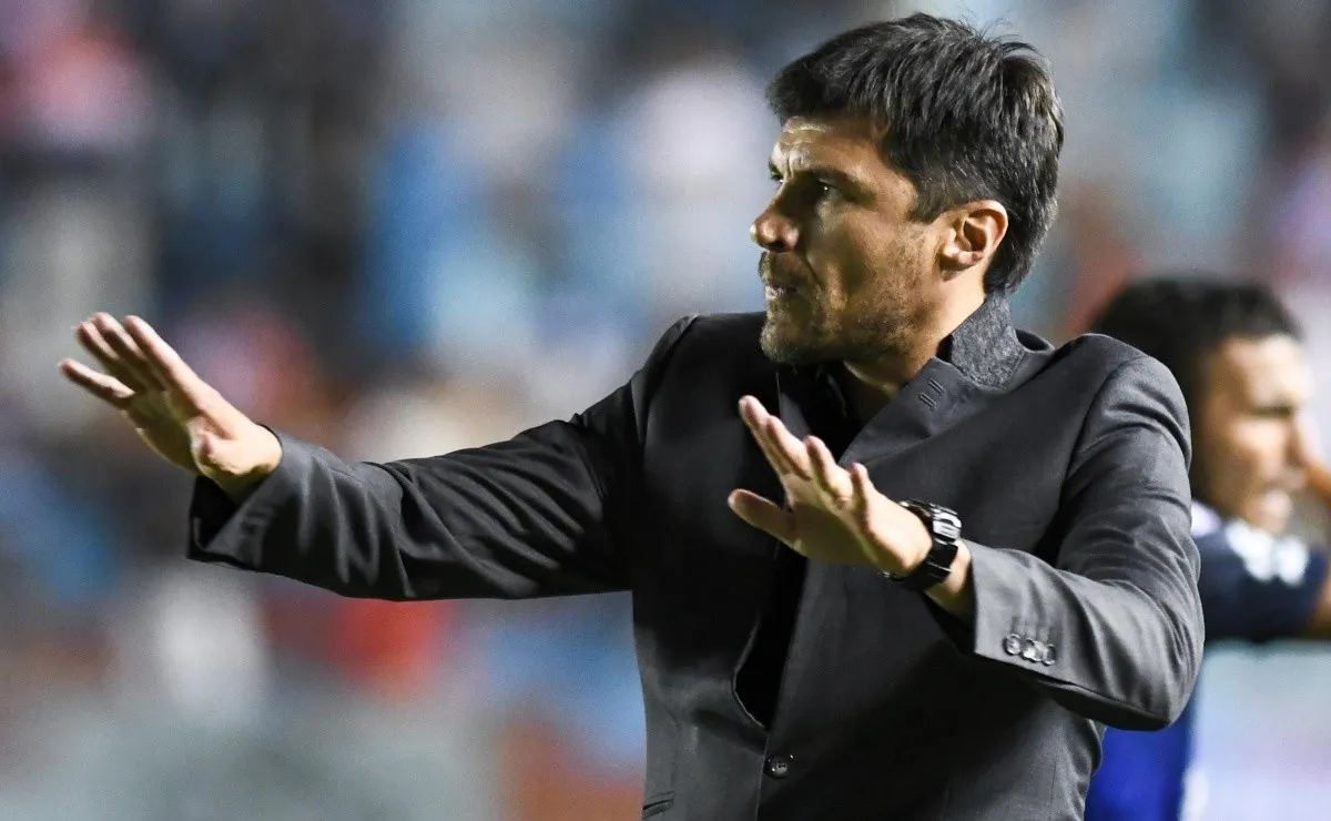 Alexander Medina fue dirigido por Marcelo Gallardo en Nacional de Uruguay, en la temporada 2011/12.