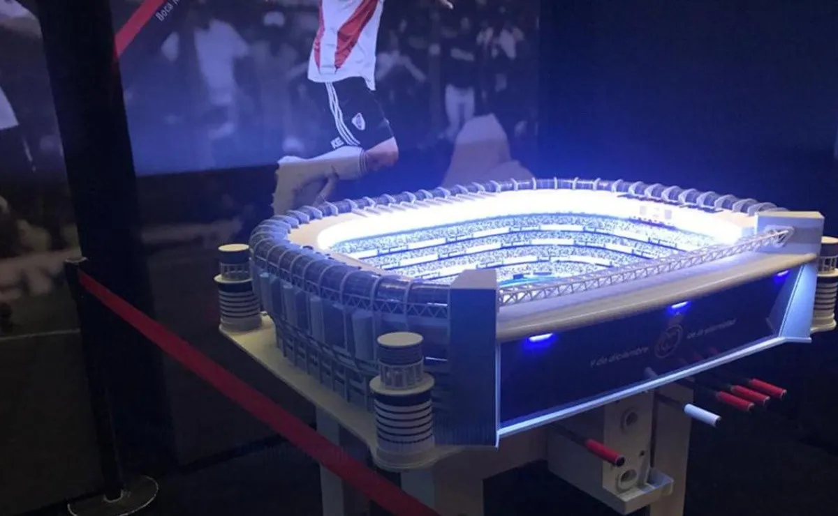 El metegol sobre Madrid ya puede ser visitado por todos los hinchas riverplatenses