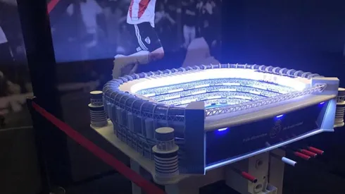 El metegol sobre Madrid ya puede ser visitado por todos los hinchas riverplatenses