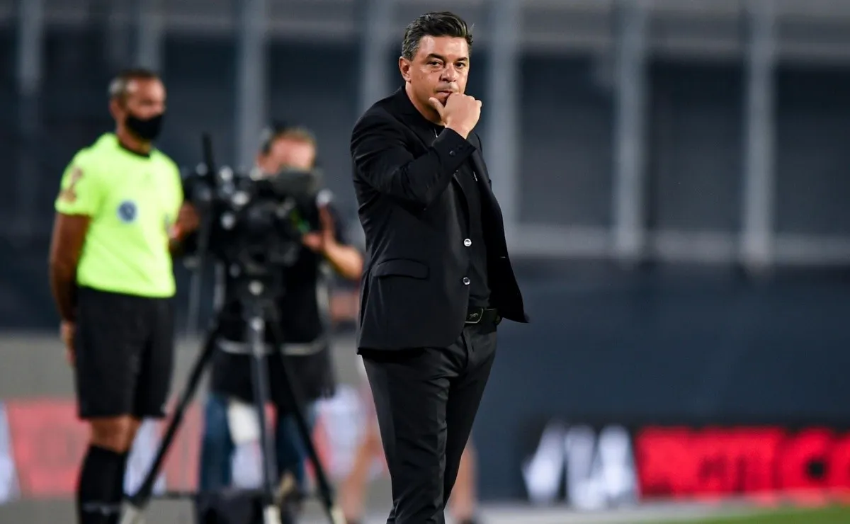 El técnico de River se fastidió y otra vez se escuchó el audio de su charla con los jueces.