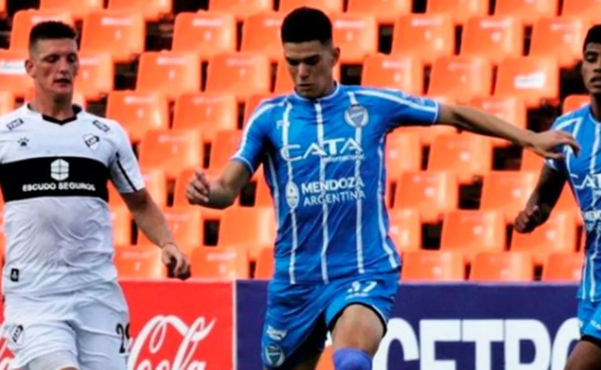 Augusto Aguirre, el ex River que podría enfrentar al equipo del Muñeco. El marcador central está a préstamo en Godoy Cruz.