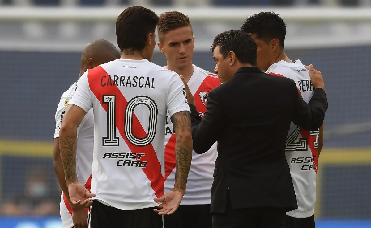 Marcelo Gallardo debe definir cómo jugara River contra Godoy Cruz, hubo muchas bajas en la defensa y también habrá si mantiene en el equipo a Jorge Carrascal.