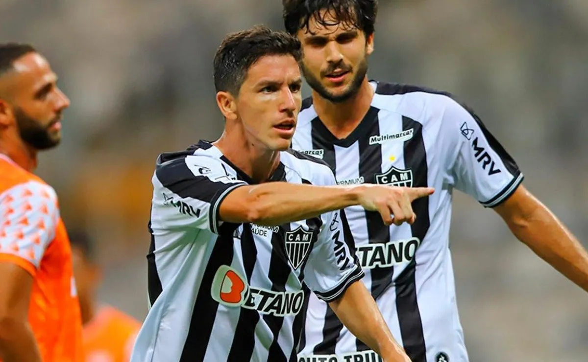 Nacho Fernández tuvo su debut soñado en la victoria de Atlético Mineiro sobre Coimbra.