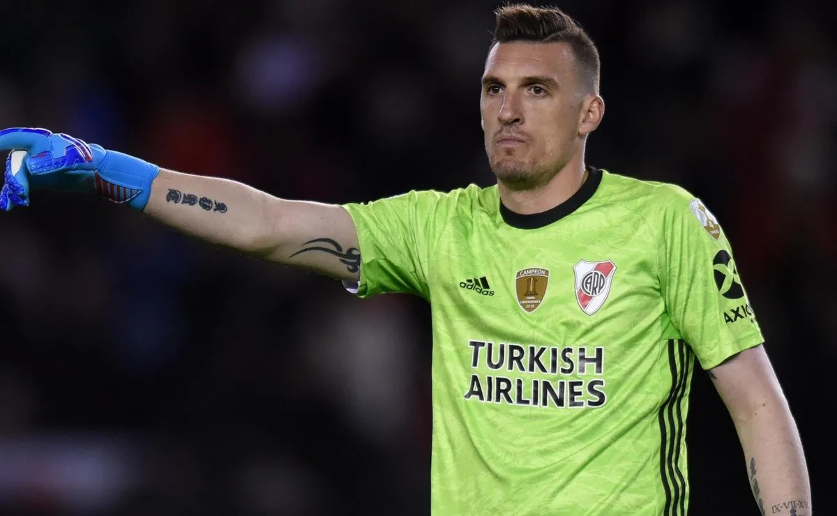 Franco Armani tiene decidido cumplir su vínculo con el club