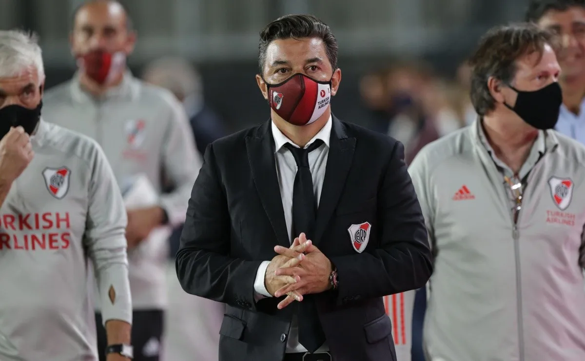 Marcelo Gallardo se mostró incómodo en la conferencia de prensa cuando le preguntaron por las ofertas que rechazó, la última fue del Al Hilil de Arabia Saudita.