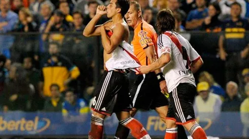 Ramiro Funes no iba a jugar el partido pero ante la ausencia de Vangioni, Ramón Díaz lo puso como lateral izquierdo y fue fundamental para el triunfo de River en la Bombonera.