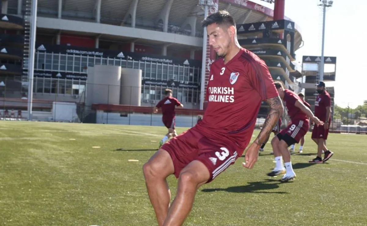 Fabrizio Angileri se sumó a los trabajos en el River Camp
