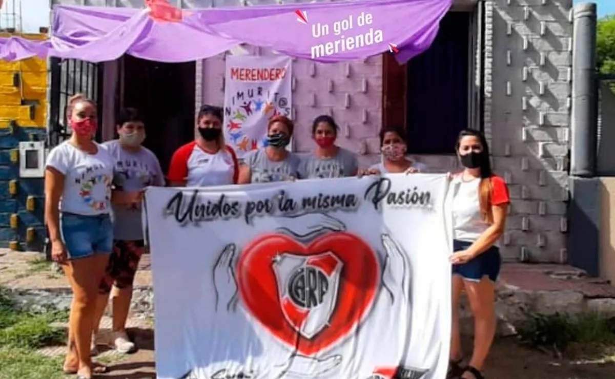 La filial de River de Paraná lleva adelanta la propuesta Un gol de Merienda para que los merenderos de la ciudad cuenten con lo necesario para que los chicos tengan lo que se merecen.