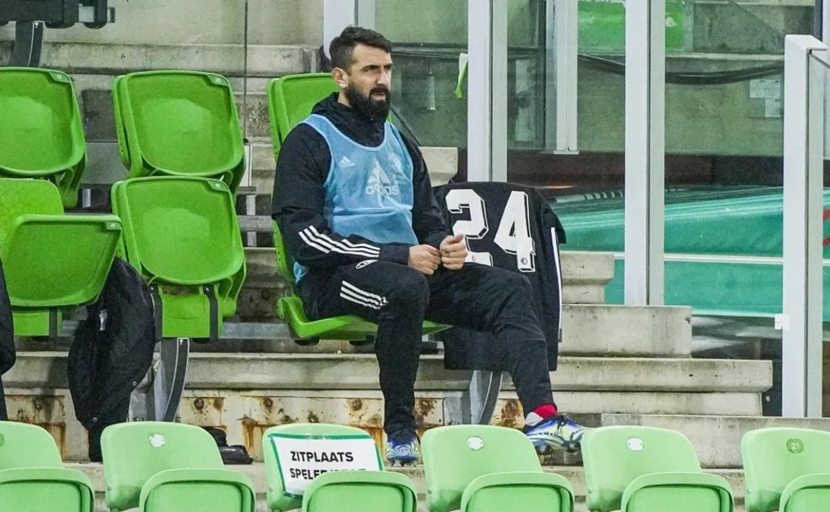 Lucas Pratto volvió a ser suplente y no ingresó en el Feyenoord