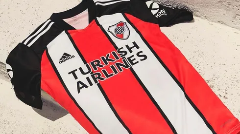 La nueva camiseta tricolor será estrenada en el partido entre River y Godoy Cruz en Mendoza el 21 de marzo por la fecha 6 de la Copa de la Liga Profesional.