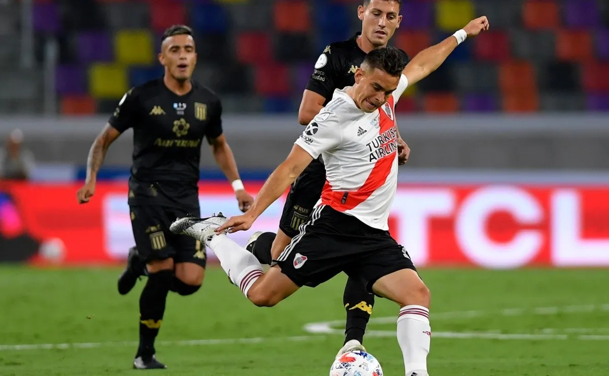 River y Racing se enfrentan por la Supercopa Argentina en el Estadio Único Madre de Ciudades en Santiago del Estero. Gallardo va por un nuevo título.