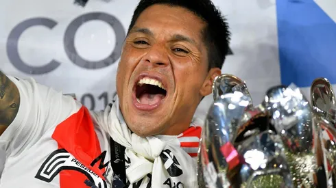 Enzo Pérez festejó con la camiseta de Gonzalo Montiel