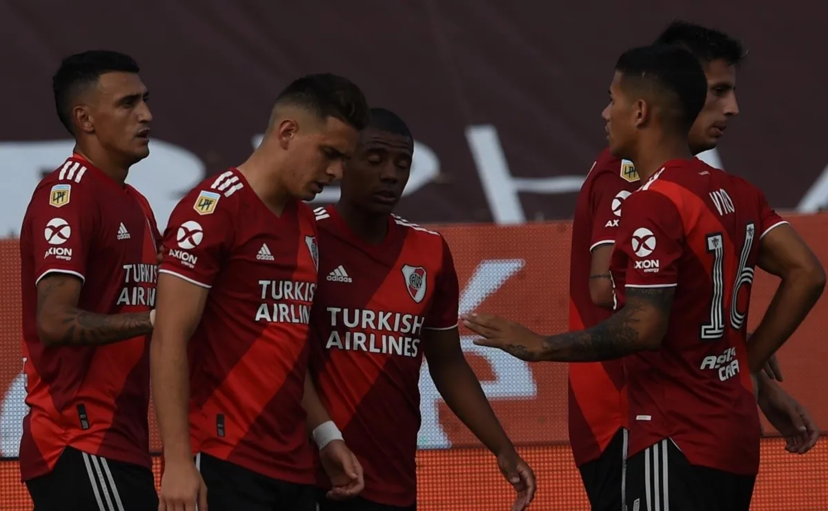 Alex Vigo fue el único de los refuerzos que jugó de titular