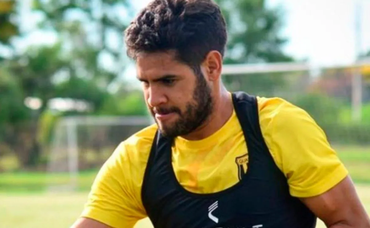 Daniel Villalva, surgido de la cantera de River y con quien salió campeón en dos oportunidades en 2014 actualmente se encuentra jugando en Guaraní.