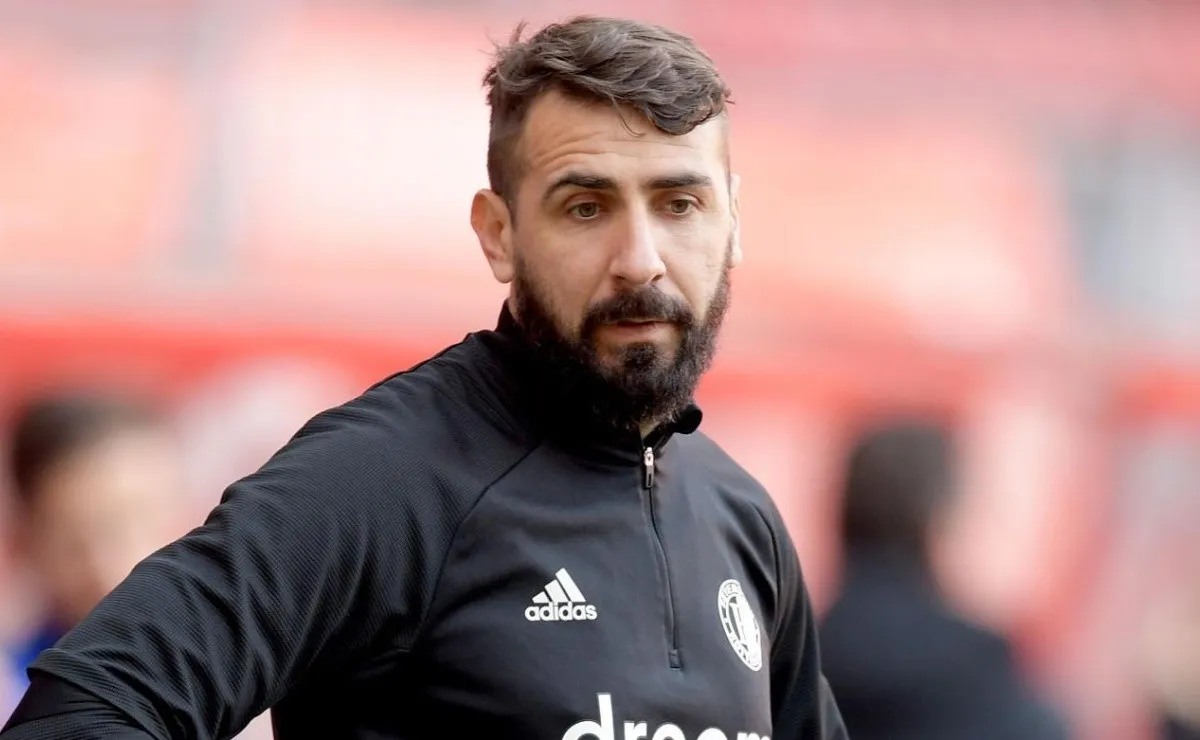 Lucas Pratto volvió a ser suplente en el Feyenoord