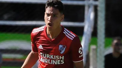 Flabián Londoño Bedoya es una de las promesas de la Reserva, ante Platense convirtió su primer gol en dicha división y ya fue convocado por Gallardo el año pasado para unos amistosos.