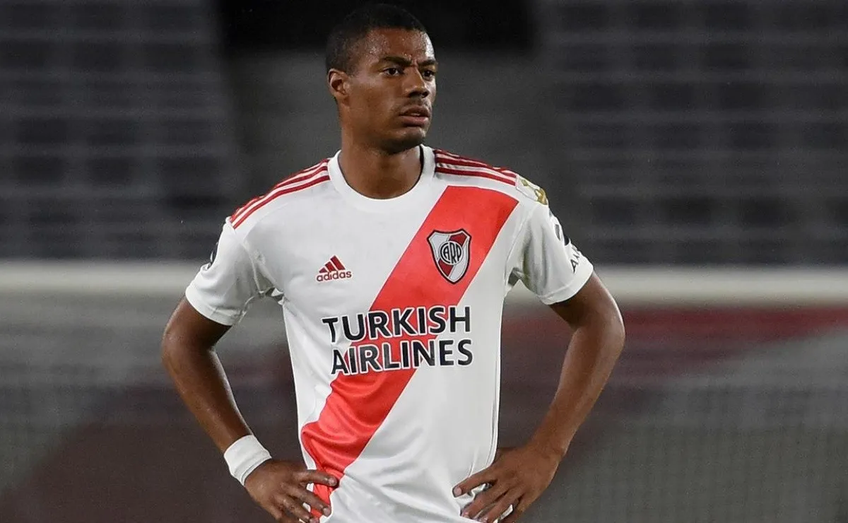 Nicolás De La Cruz aseguró que pensó en dejar el fútbol por las críticas recibidas en las redes sociales cuando su andar en River no era el mejor.