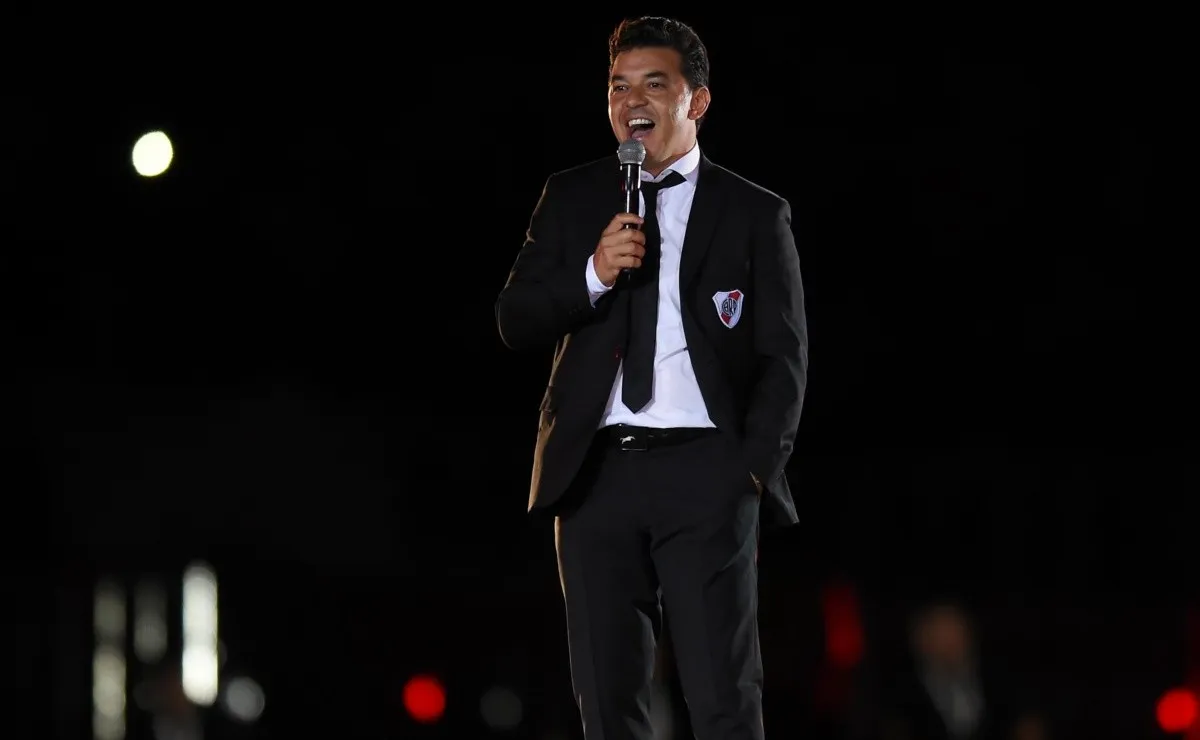Marcelo Gallardo compartió un momento familiar por el cumpleaños de su hermana Marta y se animó a agarrar el micrófono.