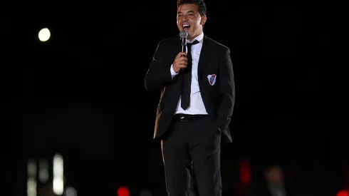 Marcelo Gallardo compartió un momento familiar por el cumpleaños de su hermana Marta y se animó a agarrar el micrófono.