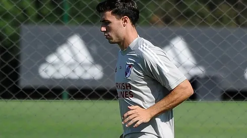 José Paradela utilizará el número 26 que dejó vacante Nacho Fernández, el volante continuará su carrera en Atlético Mineiro.