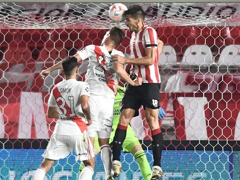 River sigue sufriendo la pelota parada