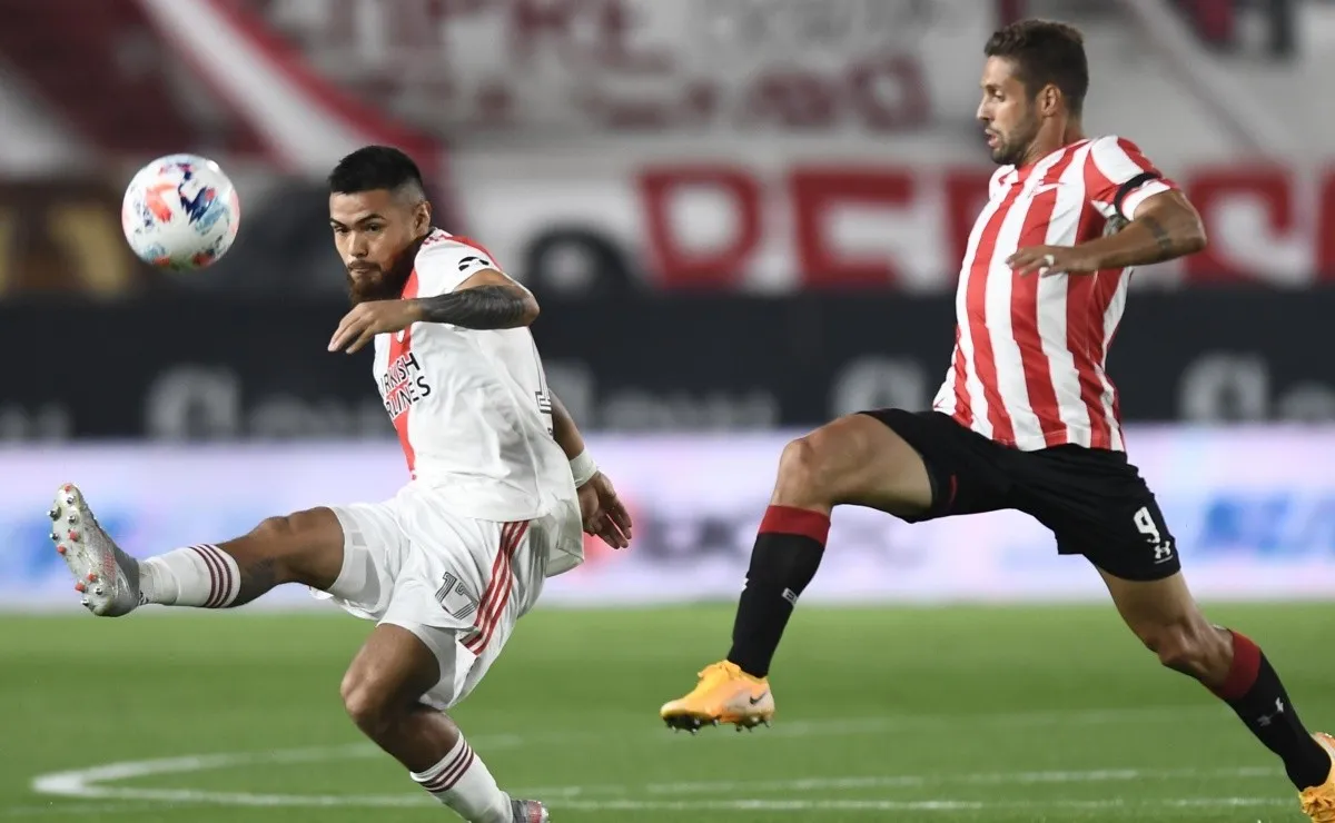 River visita a Estudiantes en el Jorge Luis Hirschi por la Liga Profesional.