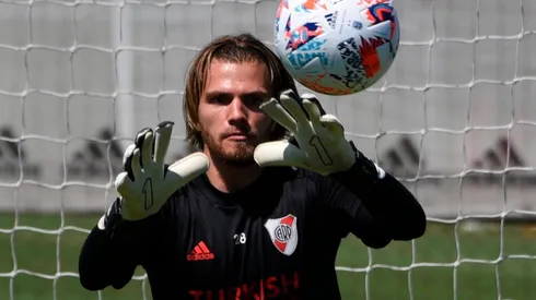 Ezequiel Centurión se irá a préstamo por un año a Estudiantes de Caseros. Será sin cargo ni opción de compra. La idea es que tenga rodaje para cuando vuelva a River.