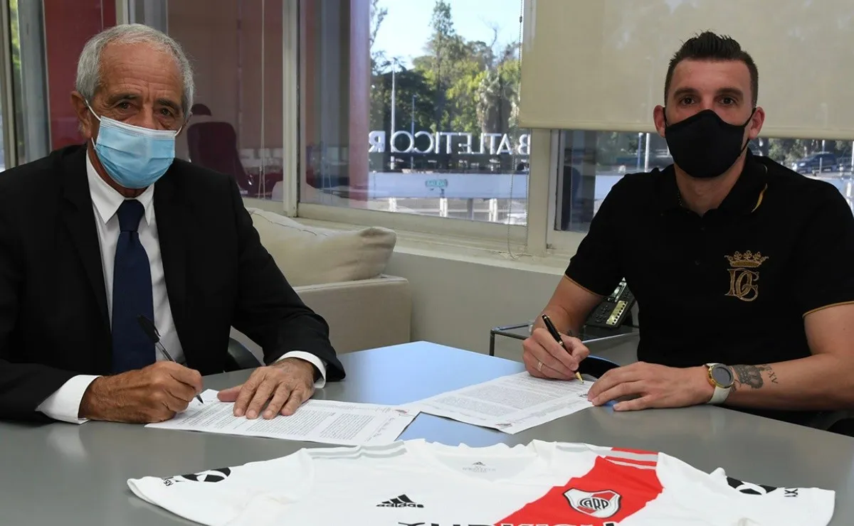 Armani extendió su vínculo hasta junio del 2023. La cláusula de salida se mantiene en 20 millones de dólares.