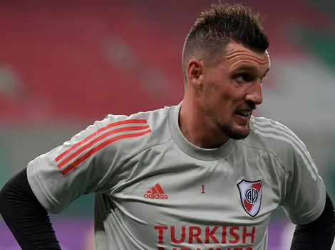 Armani visitó la obra del Monumental