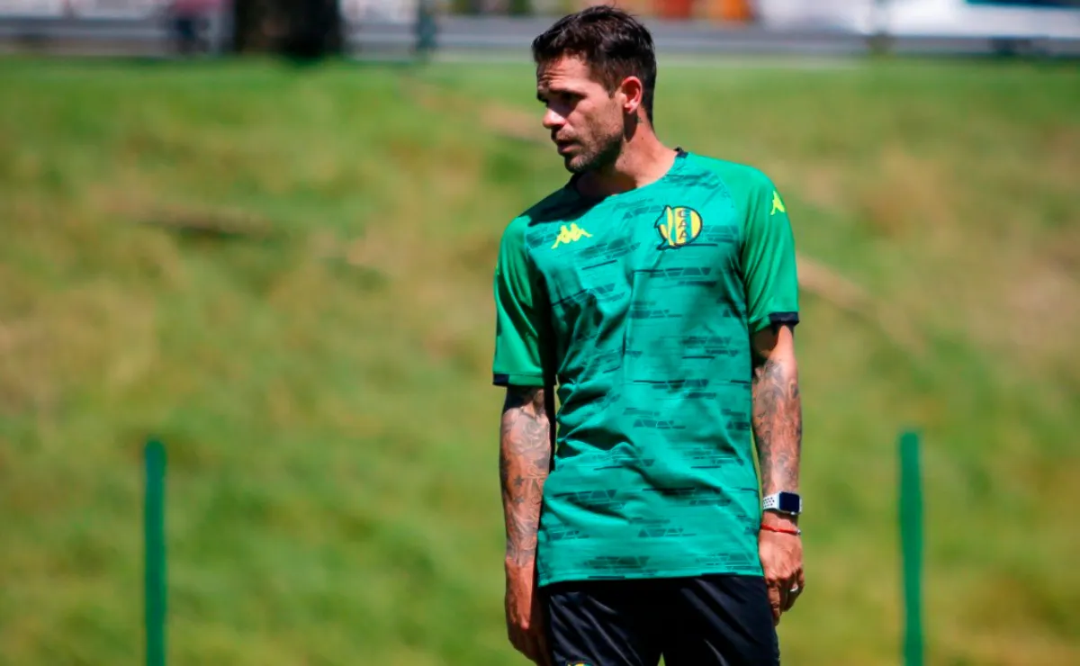 Fernando Gago pretende al mediocampista Crístian Ferreira para reforzar a Aldosivi