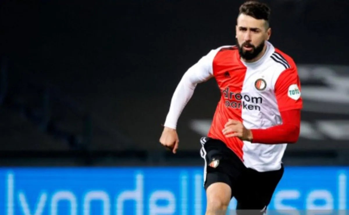 Lucas Pratto acumula 6 partidos oficiales en el Feyenoord y todavía no marcó goles
