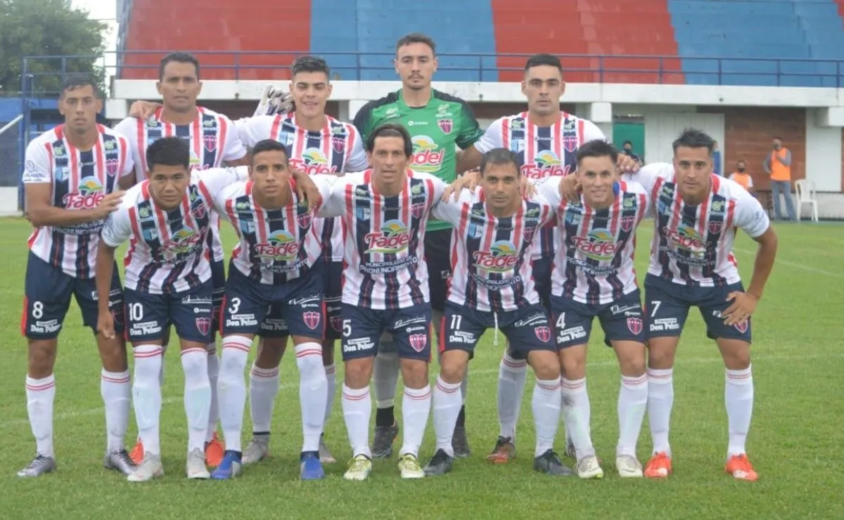 El rival de River en la Copa Argentina, Defensores de Pronunciamiento no se encuentra en su mejor momento, quedó eliminado con Douglas Haig del Federal A y se quedó sin entrenador.