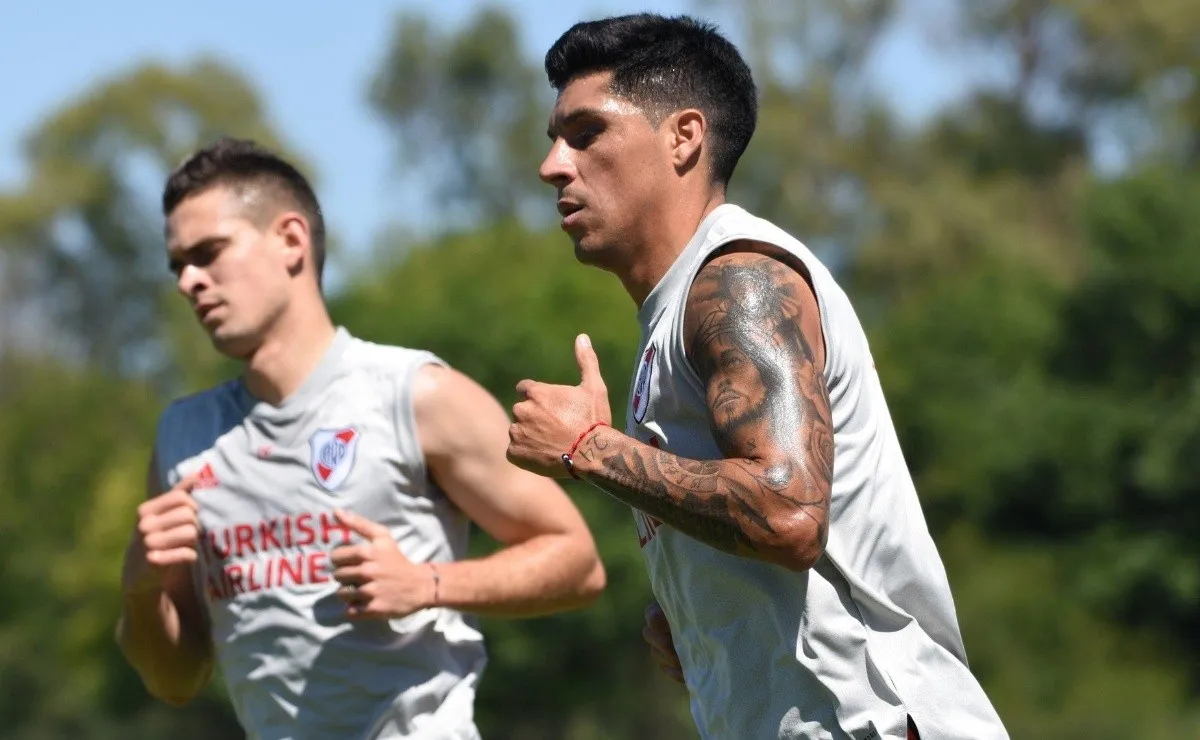 Enzo es un jugador clave para Gallardo. Esta mañana tuvieron una charla en el River Camp.