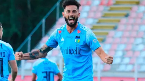 Marcelo Larrondo conviritó un golazo de 35 metros del arco y le pegó fuerte, la pelota ingresó al ángulo. O'Higgins venció por 3 a 1 a Curicó Unido.