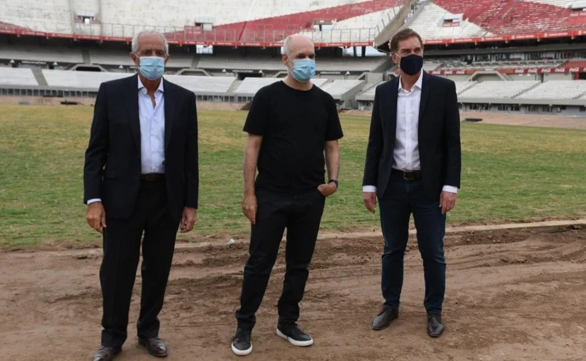 D'Onofrio junto a Horacio Rodríguez Larreta y Diego Santilli en el Estadio Monumental que será un punto del plan Detectar en la Ciudad de Buenos Aires.