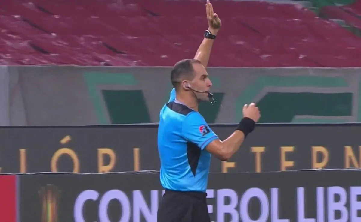 El árbitro Ostojich le anuló un gol a Gonzalo Montiel ante Palmeiras, hubiese sido el tercer del Más Grande en el Allianz Parque. Pero Borré estaba adelantado.