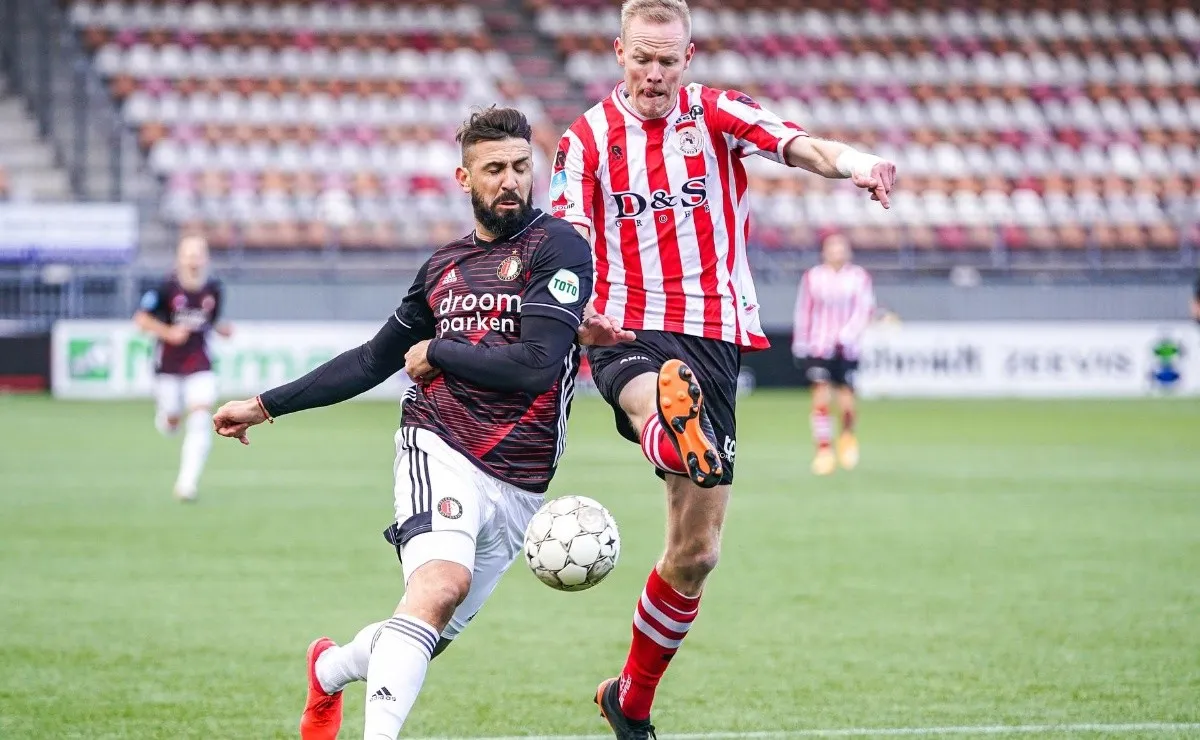 Lucas Pratto hizo su debut oficial en el Feyenoord, fue ante el Sparta Rotterdam en la victoria de su equipo por 2 a 0.