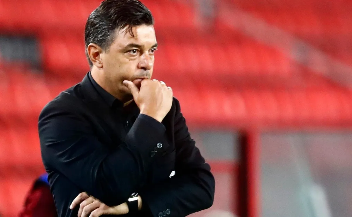 Marcelo Gallardo deberá resolver el equipo para enfrentar esta noche a Independiente