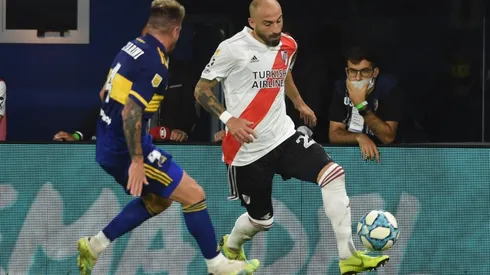 Javier Pinola actuó de lateral por la izquierda en La Boca