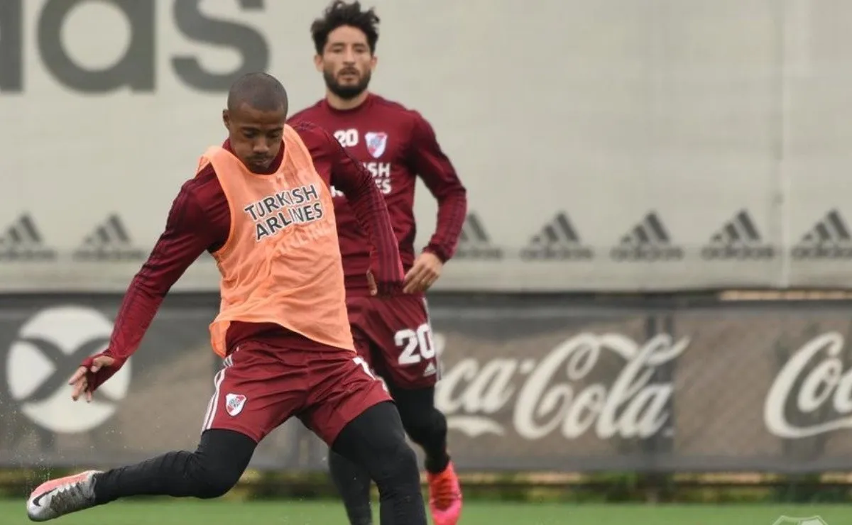Milton Casco tiene chances de jugar mañana frente a Palmeiras