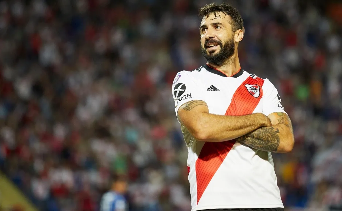 Lucas Pratto se fue de River para jugar en el Feyenoord de los Países Bajos por los próximos seis meses. Usará el número 24 y podría debutar el 10 de enero.